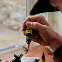 Loon Outdoors LOON UV FLY TYING KIT (1/2 OZ) -Wild Fishing Trip Shop UV Clear Fly Finish alt 3 1000x 8adf12c8 20ff 452a 8d3d 4139a8ab9fa2