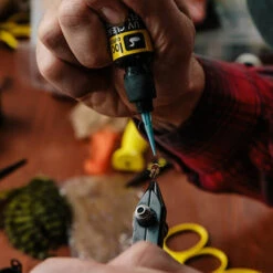 Loon Outdoors LOON UV CLEAR FLY FINISH - FLOW 9 Loon Outdoors LOON UV CLEAR FLY FINISH - FLOW -Wild Fishing Trip Shop UV Clear Fly Finish alt 4 1000x 000862ef bb46 4370 a38e ffacb7d64a25